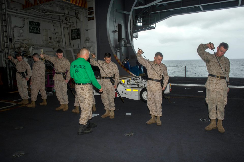 HARRY S. TRUMAN (CVN 75) 130829-N-CE241-046 (9644428170)