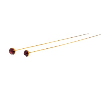Hattnålar av förgyllt stål med guld och granater, 1904 - Hallwylska museet - 110153