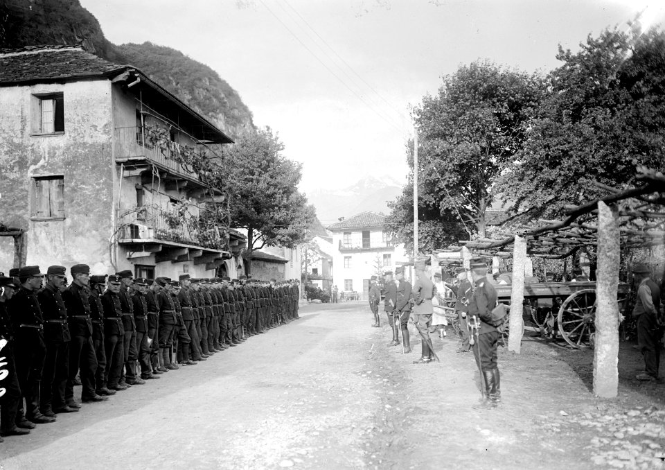 Hauptverlesen einer Artillerie Batterie - CH-BAR - 3238585