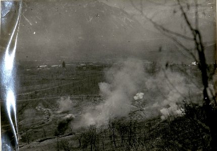 Hauptübung des Sturmkurses in Levico, Explosionen von Handgranaten und Minen (BildID 15622920)