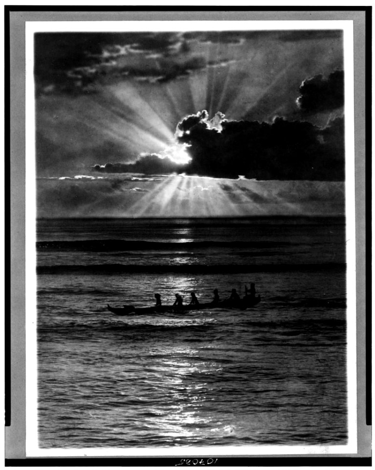 Hawaiian canoe in Honolulu harbor LCCN93503712