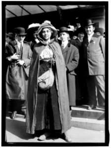 HAWN, MISS PHOEBE. SUFFRAGETTE HIKER LCCN2016864341