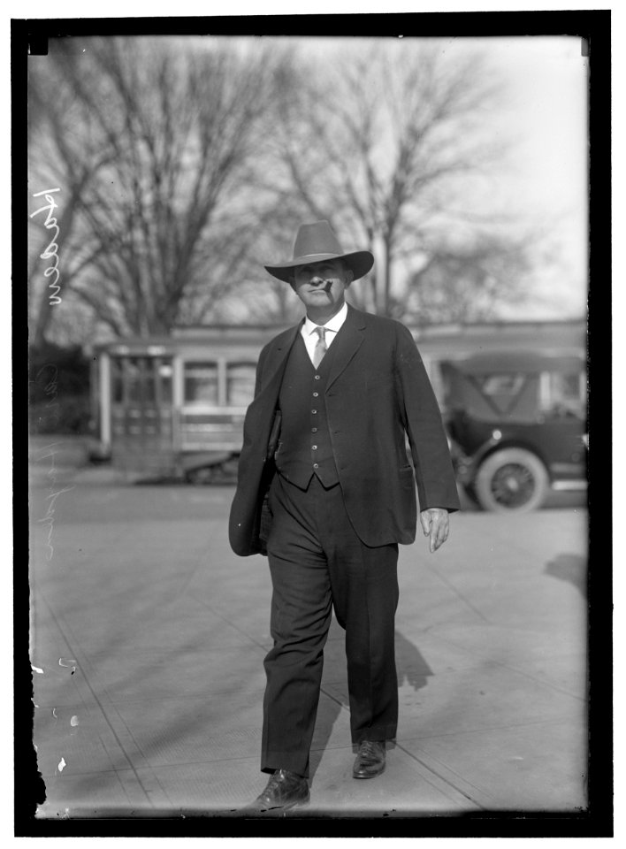 HAYDEN, CARL. REP. FROM ARIZONA, 1912-1927; SENATOR, 1927- LCCN2016866865
