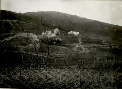 Hauptübung des Sturmkurses in Levico, Explosionen von Handgranaten und Minen (BildID 15622941)
