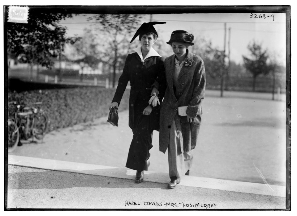 Hazel Combs - Mrs. Thos. Murray LCCN2014697843