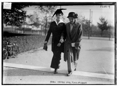 Hazel Combs - Mrs. Thos. Murray LCCN2014697843
