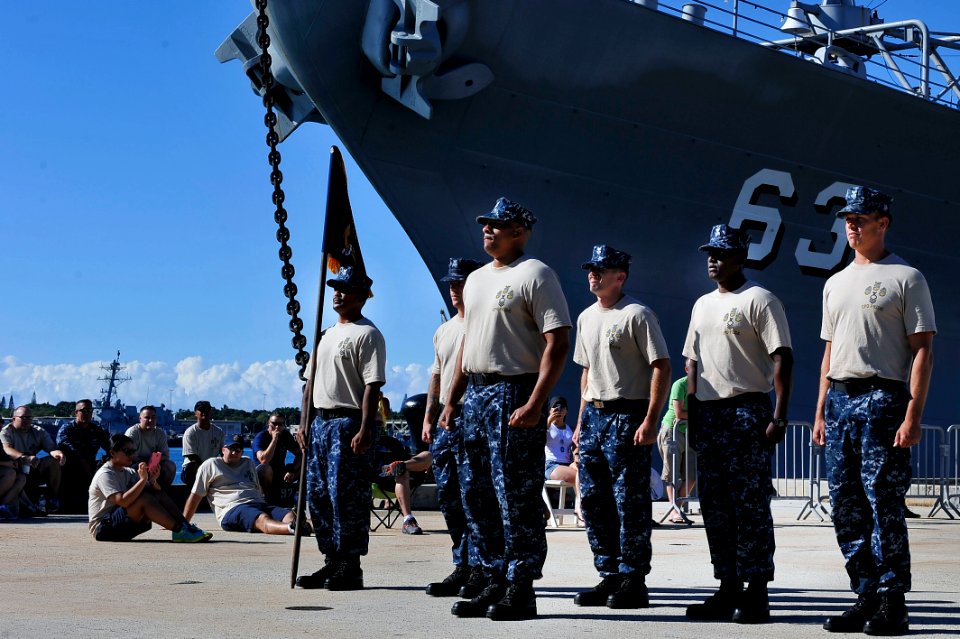 Hawaii chief selectees participate in Hawaii Inaugural Chief Petty Officer Pride Day 130904-N-PJ759-051