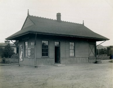 Hawthorne NYSW station - Bailey photo