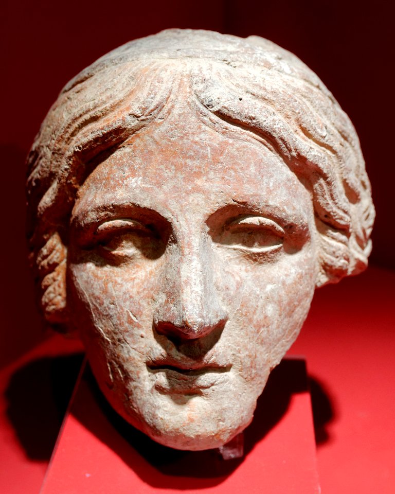 Head young woman MBA Rennes D.1908.2.58