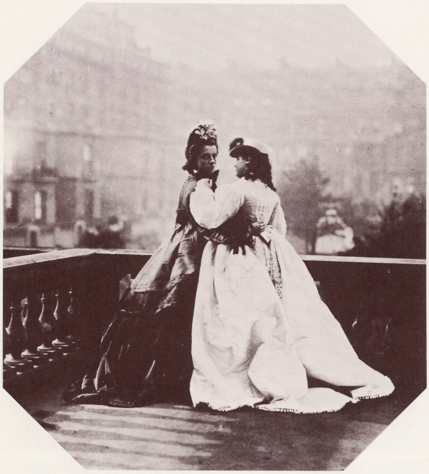 Hawarden, Clementina - Zwei Fräulein auf dem Balkon (2) (Zeno Fotografie)