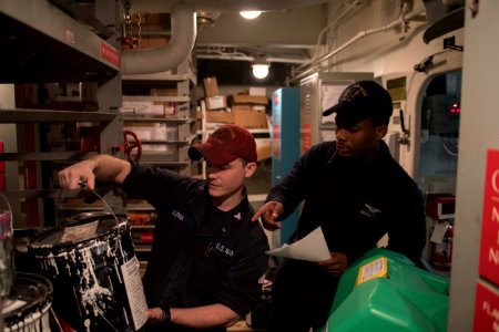 Hazmat Issue 170105-N-XT039-010