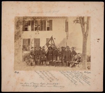 Headquarters of the 5th Corps, Army of the Potomac, at the home of Col. Avery near Petersburg, Virginia) - Brady, Washington LCCN2017660615
