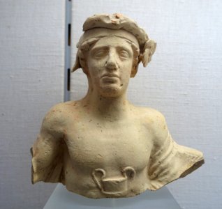 Head and upper torso of a young man, Magna Graecia, Taranto, 3rd quarter of the 5th century BC, terracotta, H 4843 - Martin von Wagner Museum - Würzburg, Germany - DSC05731
