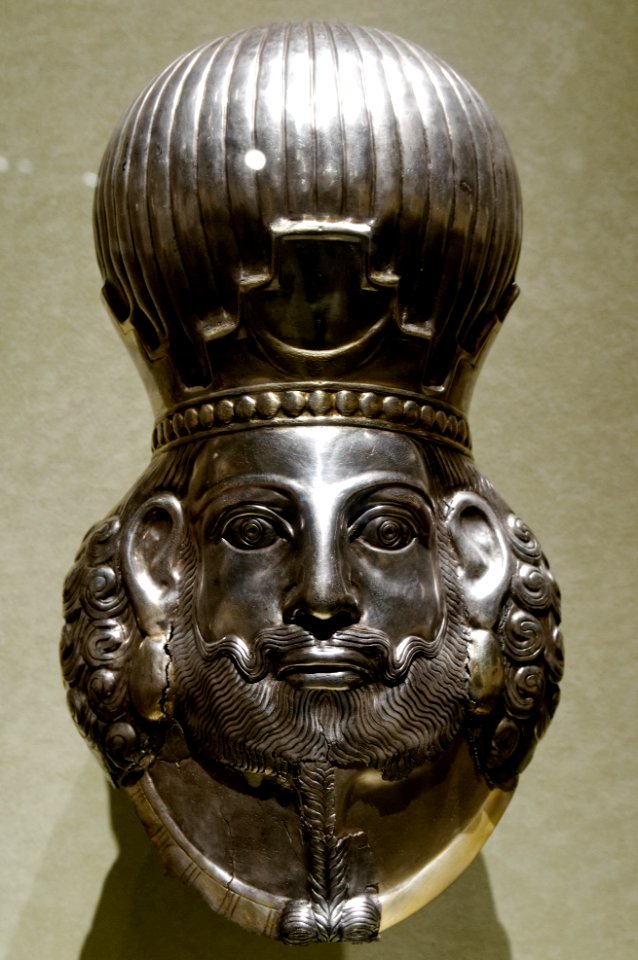 Head of king Met 65.126
