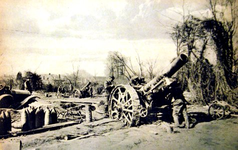 Heavy artillery during the great battle on the western front, WWI (29136585420)