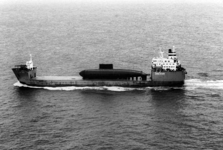 Heavy-lift ship Sea Teal carrying Chinese Kilo submarine