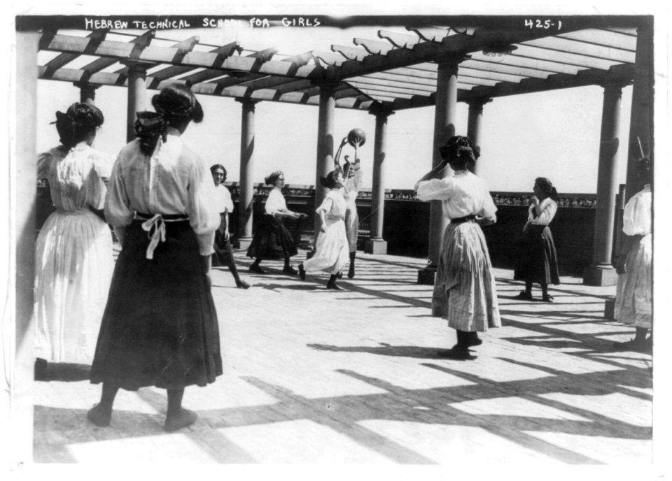 Hebrew Technical School, school roof top recreation LCCN2016652410