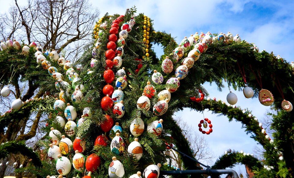 Custom fountain jewelry easter