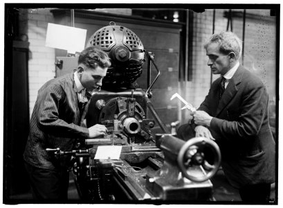 HECOX, C.W. INSTRUCTOR IN MACHINE SHOP, D.C. PUBLIC SCHOOLS. SUPERVISING MFR. OF PRACTICE SHELLS FOR NAVY, AT McKINLEY TRAINING SCHOOL LCCN2016864692