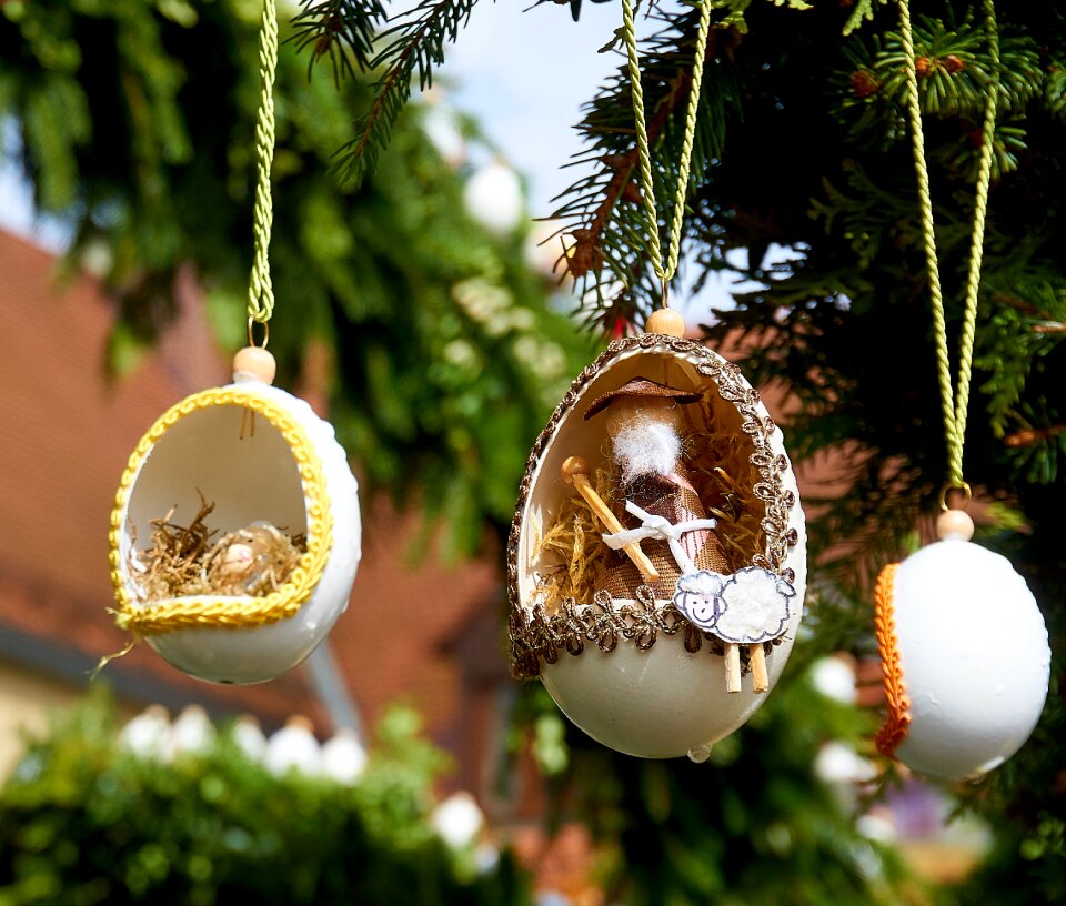 Custom fountain jewelry easter