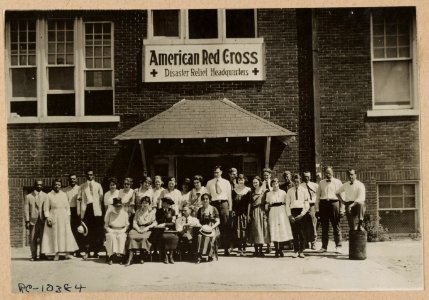 Headquarters staff, American Red Cross Disaster Relief Hdqs., Tulsa, Okla., after the race riot of June 1921 LCCN2011661526