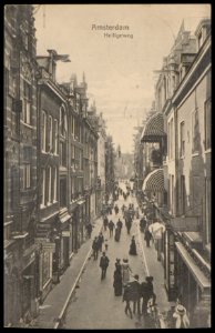 Heiligeweg vanaf de Kalverstraat naar het Koningsplein. Uitgave Weenenk & Snel, Den Haag, Afb PBKD00352000004