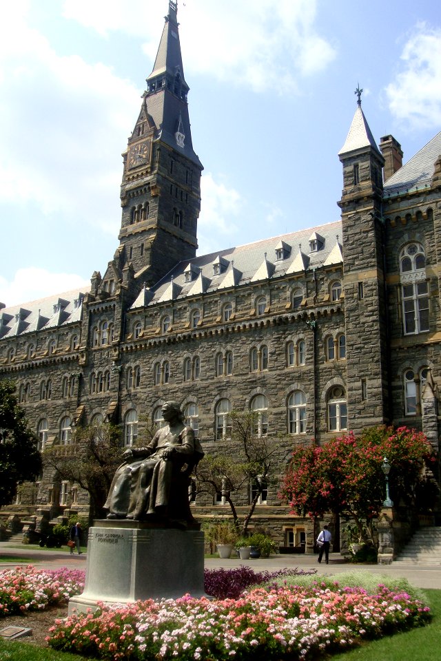 Healy Hall & John Carrol statue 08 2009 Georgetown U 6985