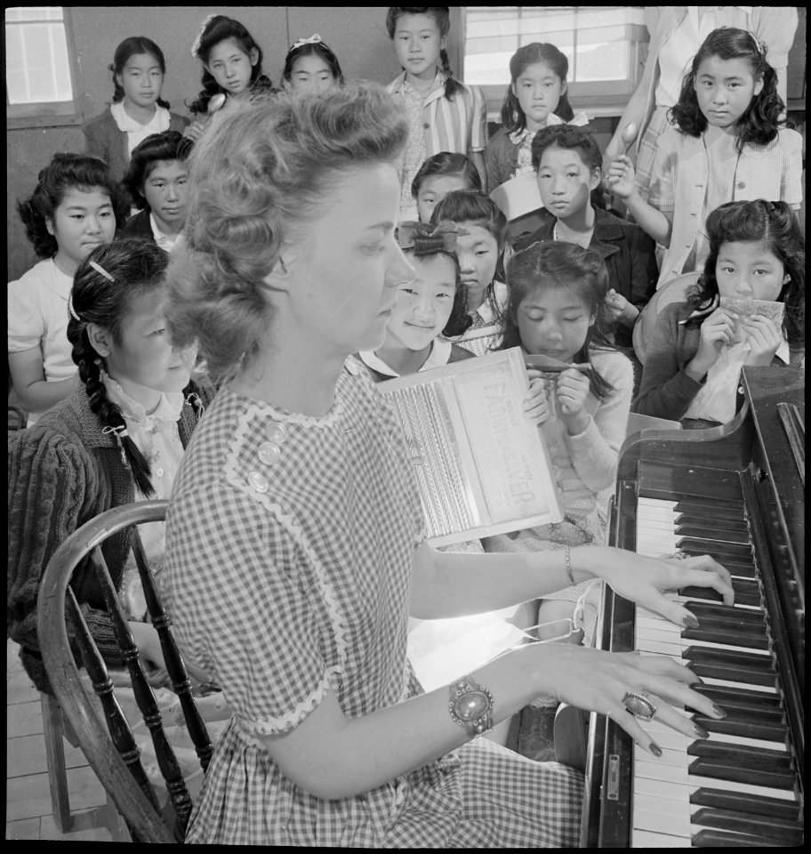 Heart Mountain Relocation Center, Heart Mountain, Wyoming. A fourth grade rhythm class in the grade . . . - NARA - 537164