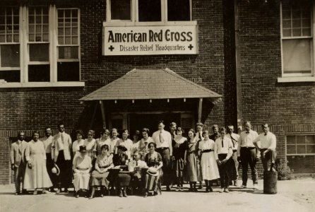Headquarters staff, American Red Cross Disaster Relief Hdqs., Tulsa, Okla., after the race riot of June 1921 LCCN2011661526 (cropped)