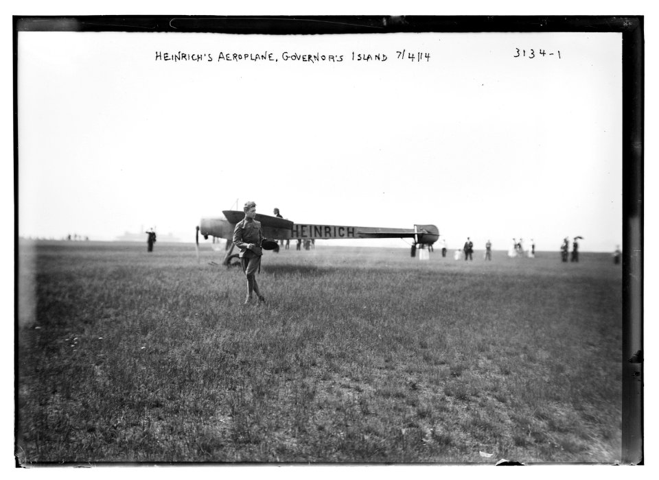 Heinrich's Aeroplane, Governor's Island, 7-4-14 LCCN2014696438