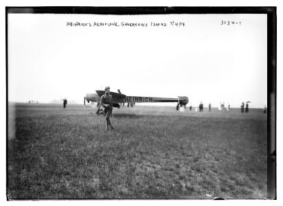 Heinrich's Aeroplane, Governor's Island, 7-4-14 LCCN2014696438