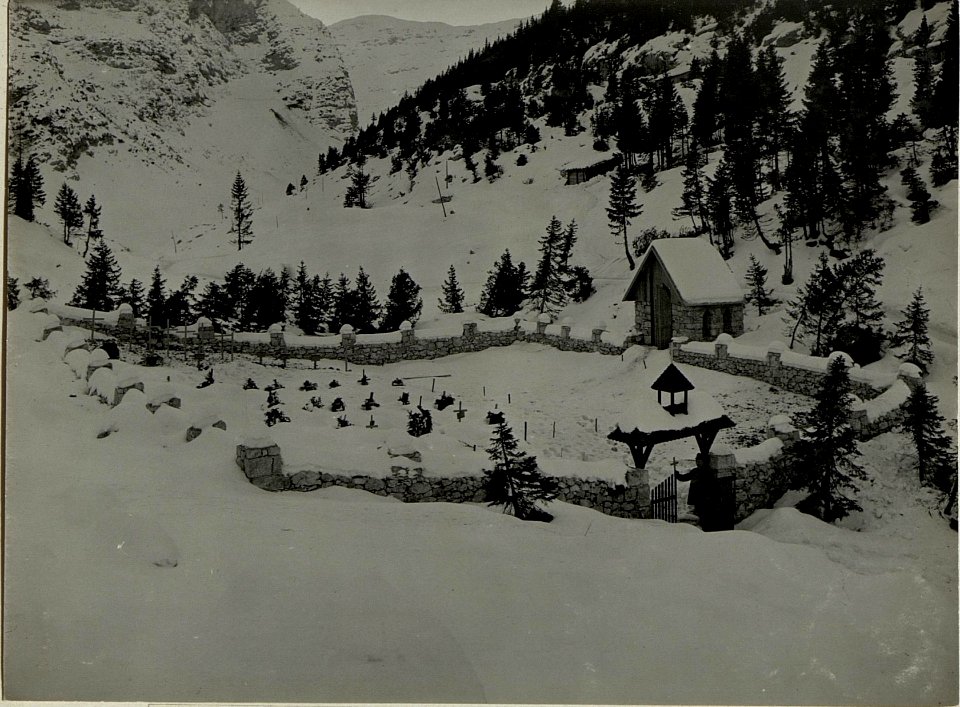 Heldenfriedhof auf Duple Planina. (BildID 15469236)