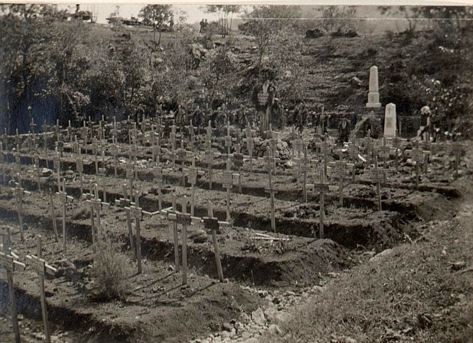Heldenfriedhof bei BerjeII.24.8.17. (BildID 15599485)