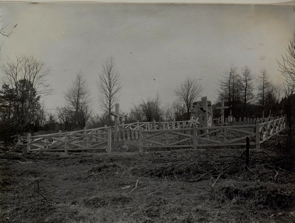 Heldenfriedhof des IR.100 in Jakobeny (BildID 15453221)