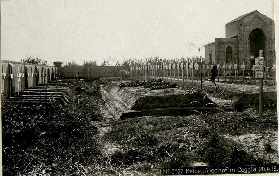 Heldenfriedhof in Ceggia (BildID 15624106)