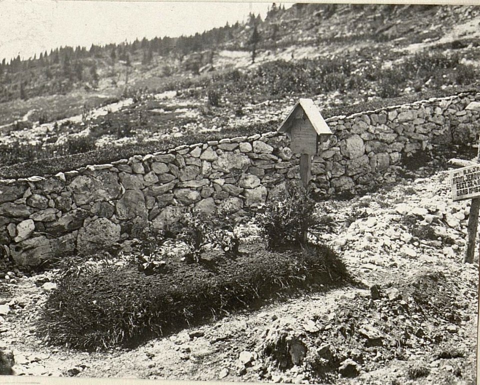 Heldengrab im Calmaratal (BildID 15628233)