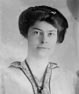 Helen Hughes LCCN2014701716 (cropped)