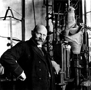 Heike Kamerlingh Onnes at his liquefactor, Leiden, 1913