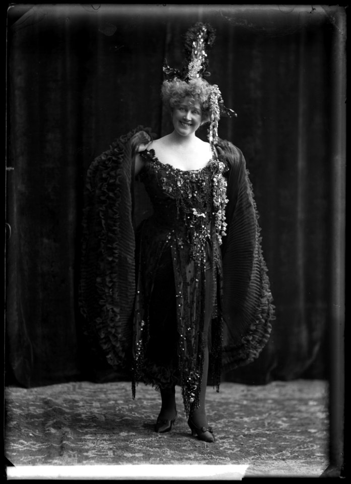 Helfrid Lambert in Underbarnet at Södra teatern 1906 - SMV - GL006