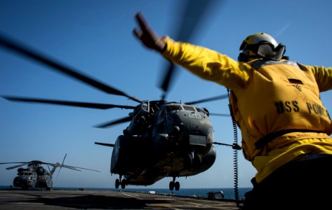 Helicopter Mine Countermeasures Squadron (HM) 15 140624-N-NI474-263