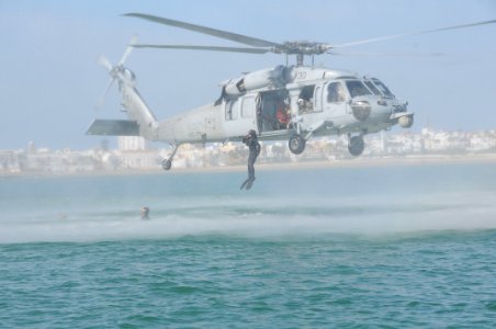 Helicopter rope suspension training 150305-N-VJ282-260