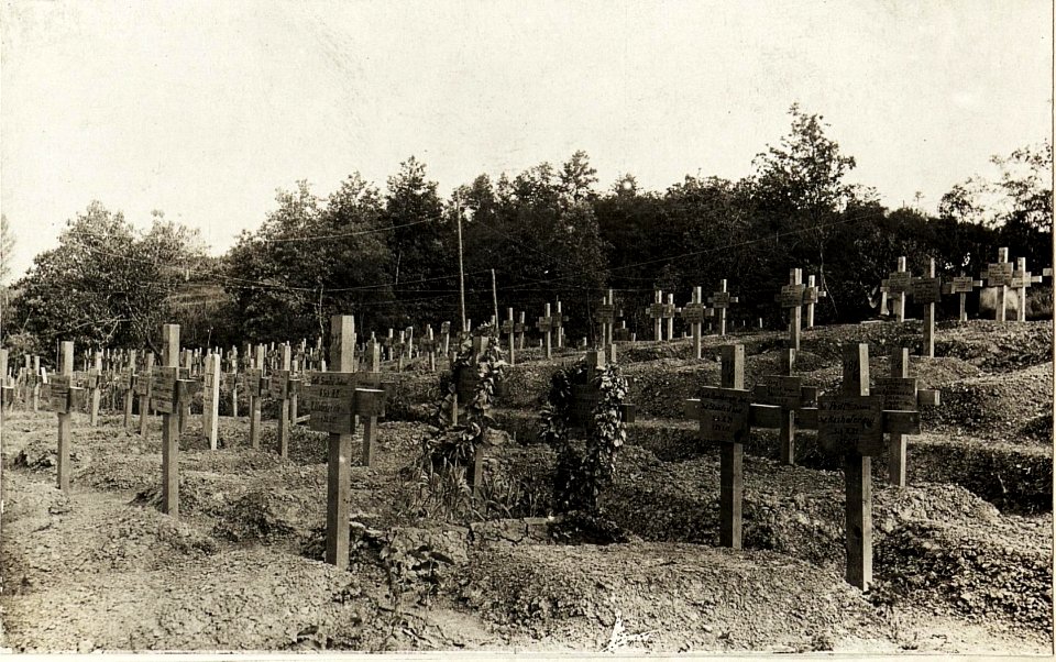 Heldenfriedhof von Gefallenen der X.Isonzoschlacht bei Mohorini (BildID 15595734)