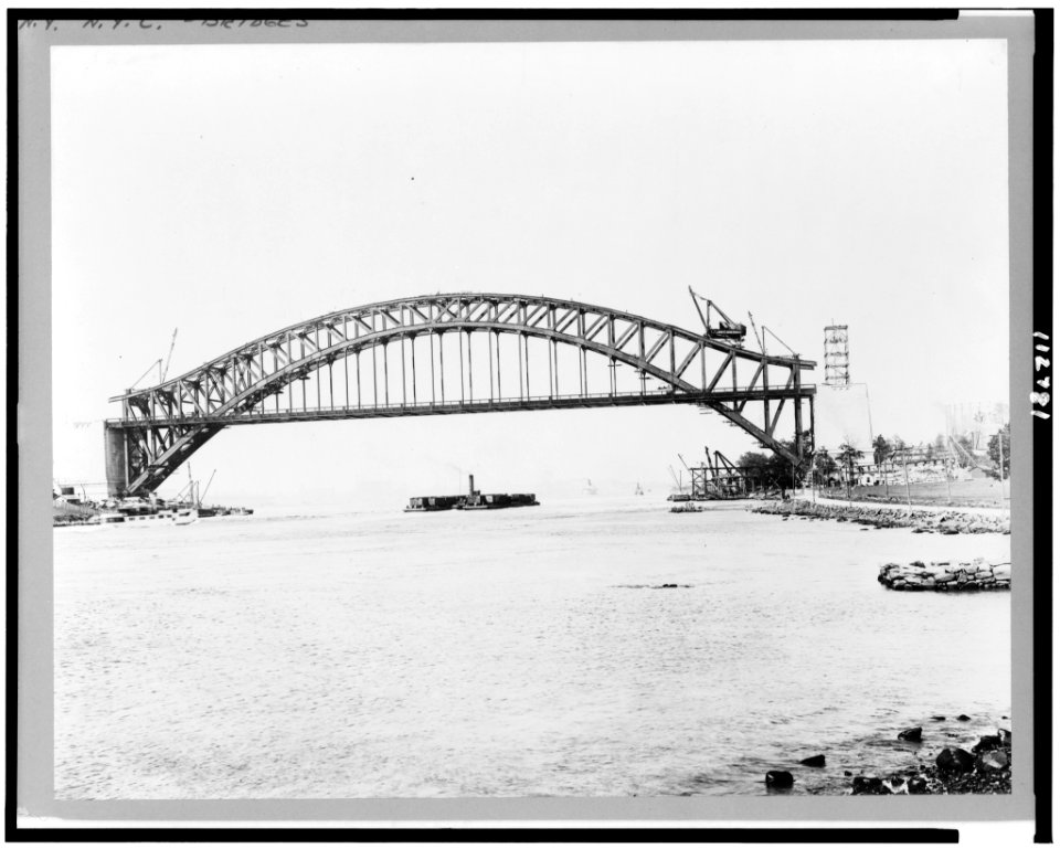 Hell Gate Bridge being constructed, New York City LCCN95501274