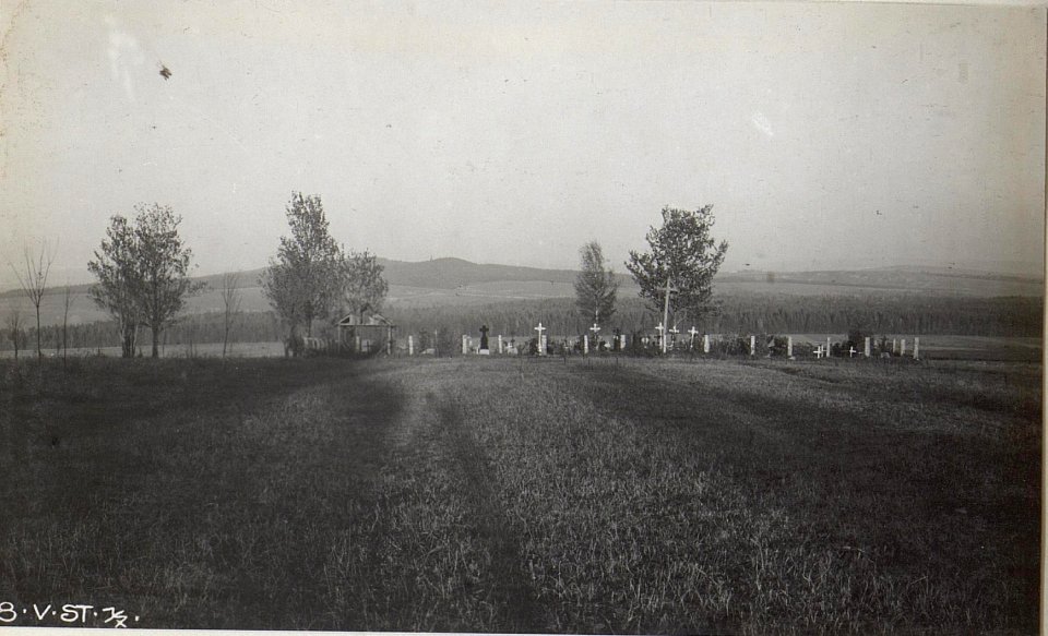 Heldenfriedhof am Lichtenberg im Hintergrunde Ciota Kote 484.5.11.17. (BildID 15666210)