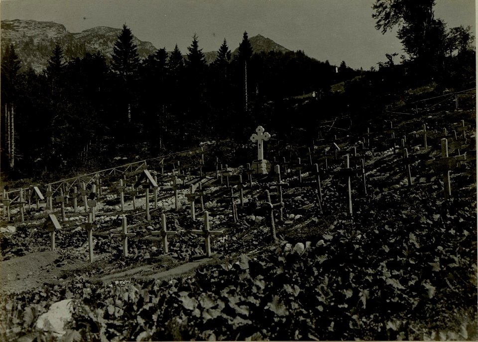 Heldenfriedhof auf Golubar Planina. (BildID 15480636)