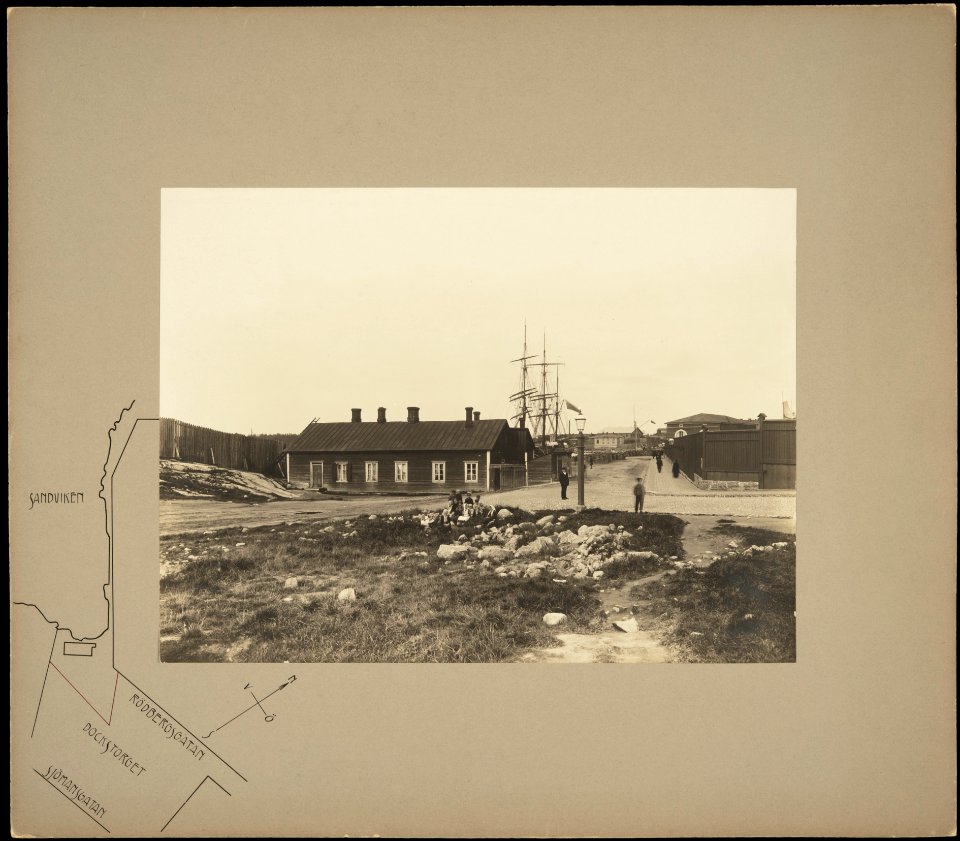 Helsinki 1892, Hietalahdenranta 1, 3, 5. Punavuorenkatu 23. Telakkakatu. Hietalahden laituri. Telakanpuistikko. - G16257 (hkm.HKMS000005-km0000m9w8)