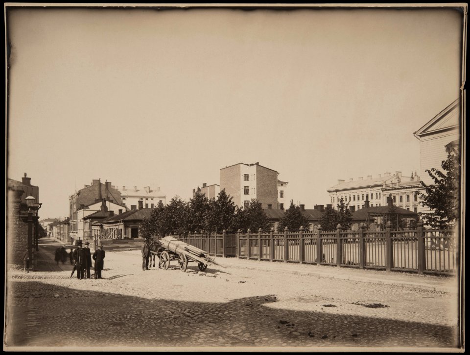 Helsinki 1894, Fabianinkatu 1, 3, 5, 7, 9. Bernhardinkatu 3, 5, 6, 7. Unioninkatu 3, 5. - G16137 (hkm.HKMS000005-km0000m8iv)