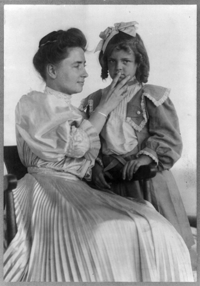 Helen Keller, 1880-1968 LCCN2002706675