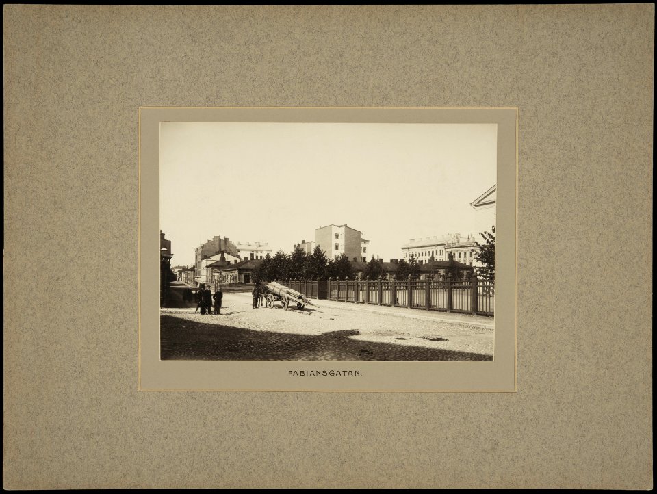 Helsinki 1894, Fabianinkatu 1, 3, 5, 7, 9. Bernhardinkatu 3, 5, 6, 7. Unioninkatu 3, 5. - G16232 (hkm.HKMS000005-km0000m9ea)