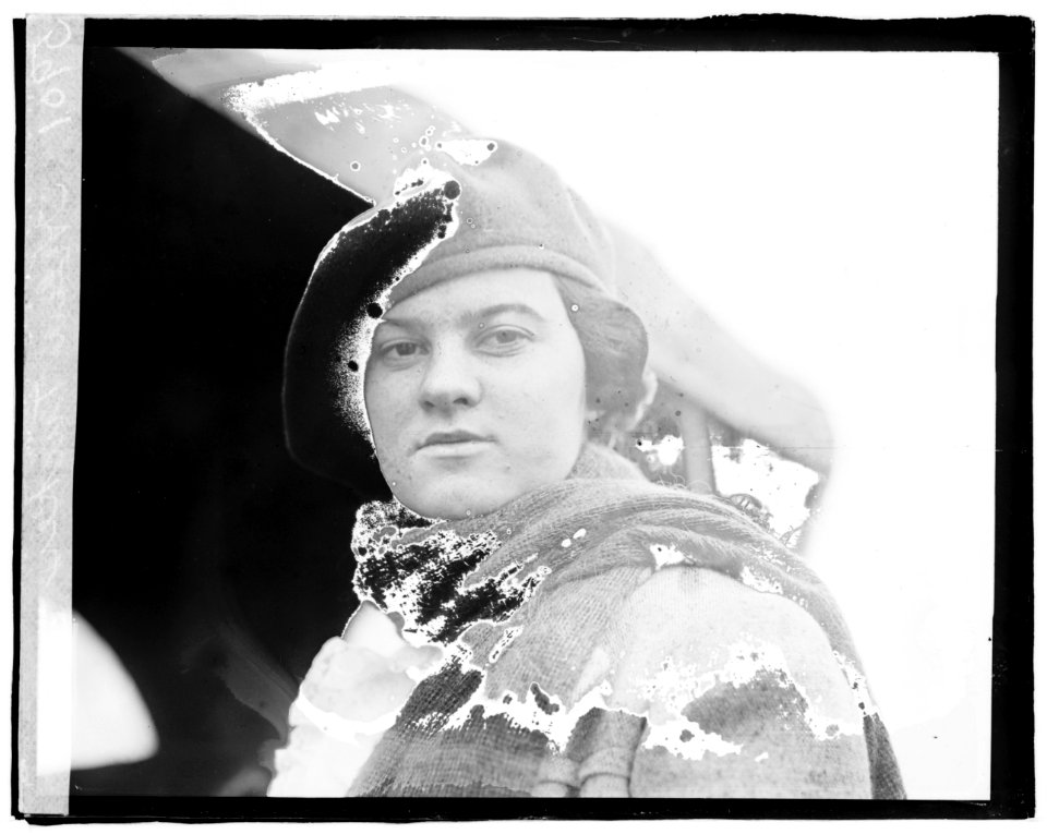 Helen Tucker LCCN2016819888